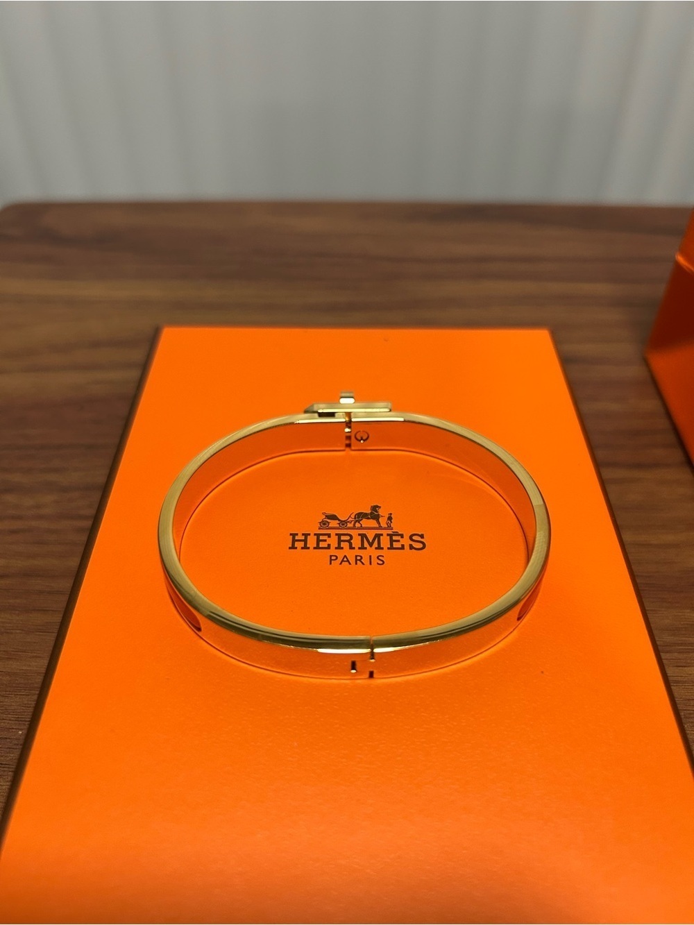 Hermes Mini Clic Kelly
Bracelet Orange & Gold - Picture 5 of 5